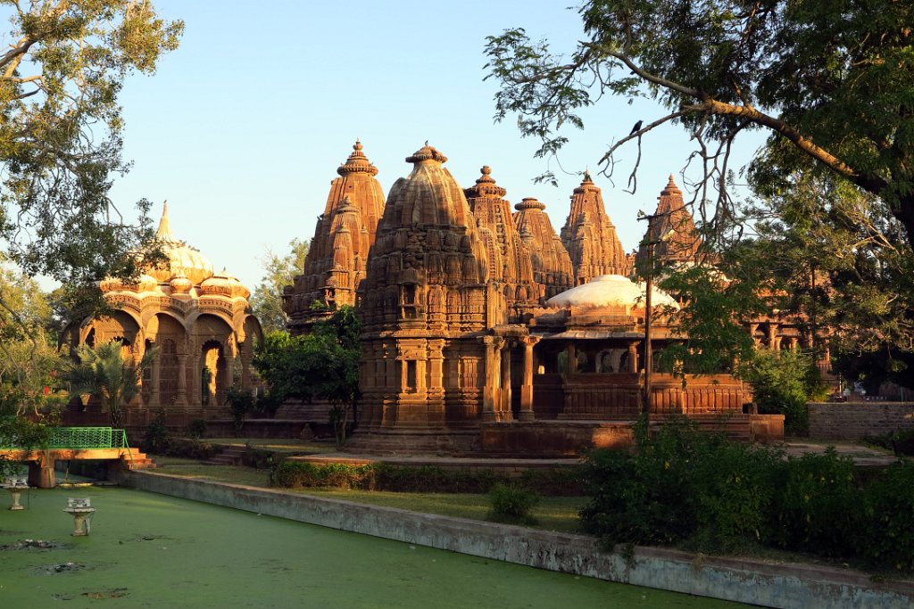 54 MANDORE.JPG